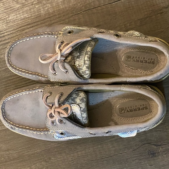 SPERRY| Silver Boat Shoe, women's 7 - Picture 8 of 13